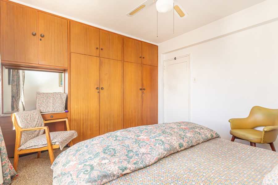 2 Bedroom Property for Sale in Sea Point Western Cape